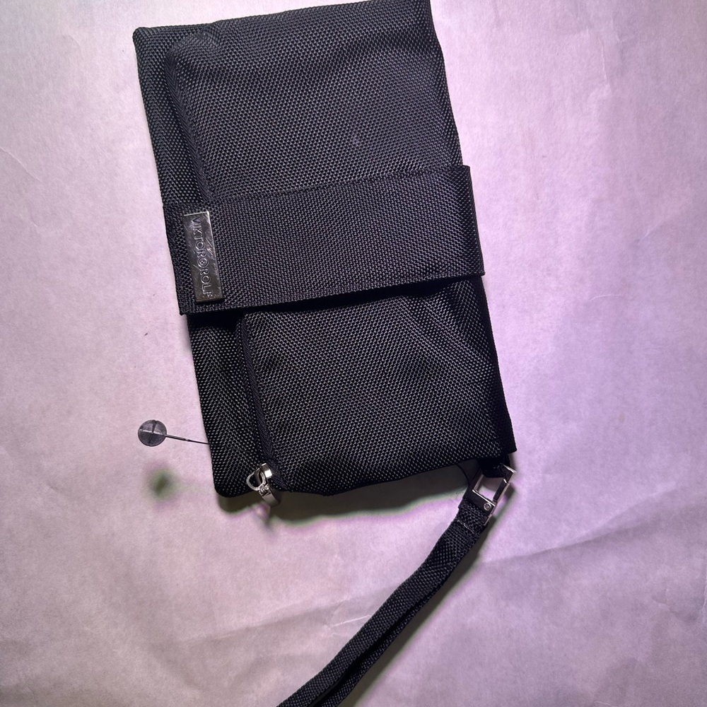 Viktor & Rolf Black Textured Clutch - Picture 7 of 7